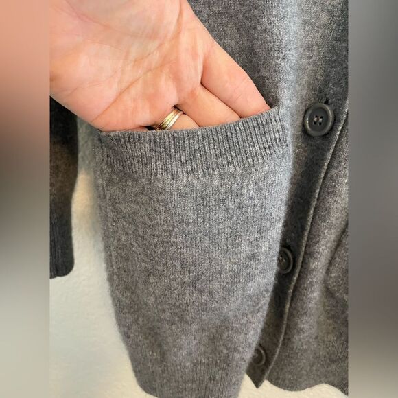EQUIPMENT Femme Oversized Cashmere Cardigan in heather gray. Small - Picture 4 of 8